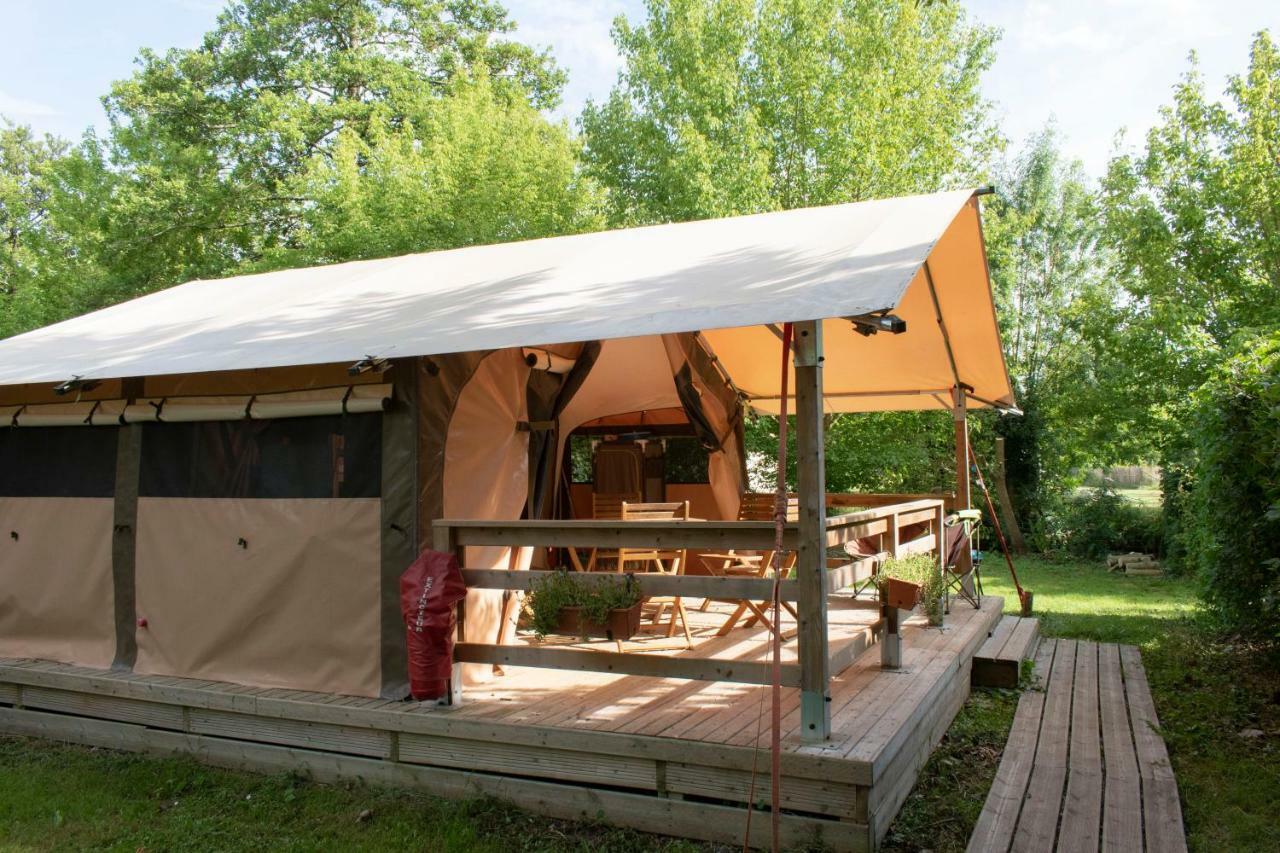 Camping L'Ilot Du Chail Sansais Exterior foto